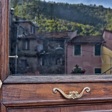 Casa Vacanze Tra I Monti E San Martino Biassa Exterior foto