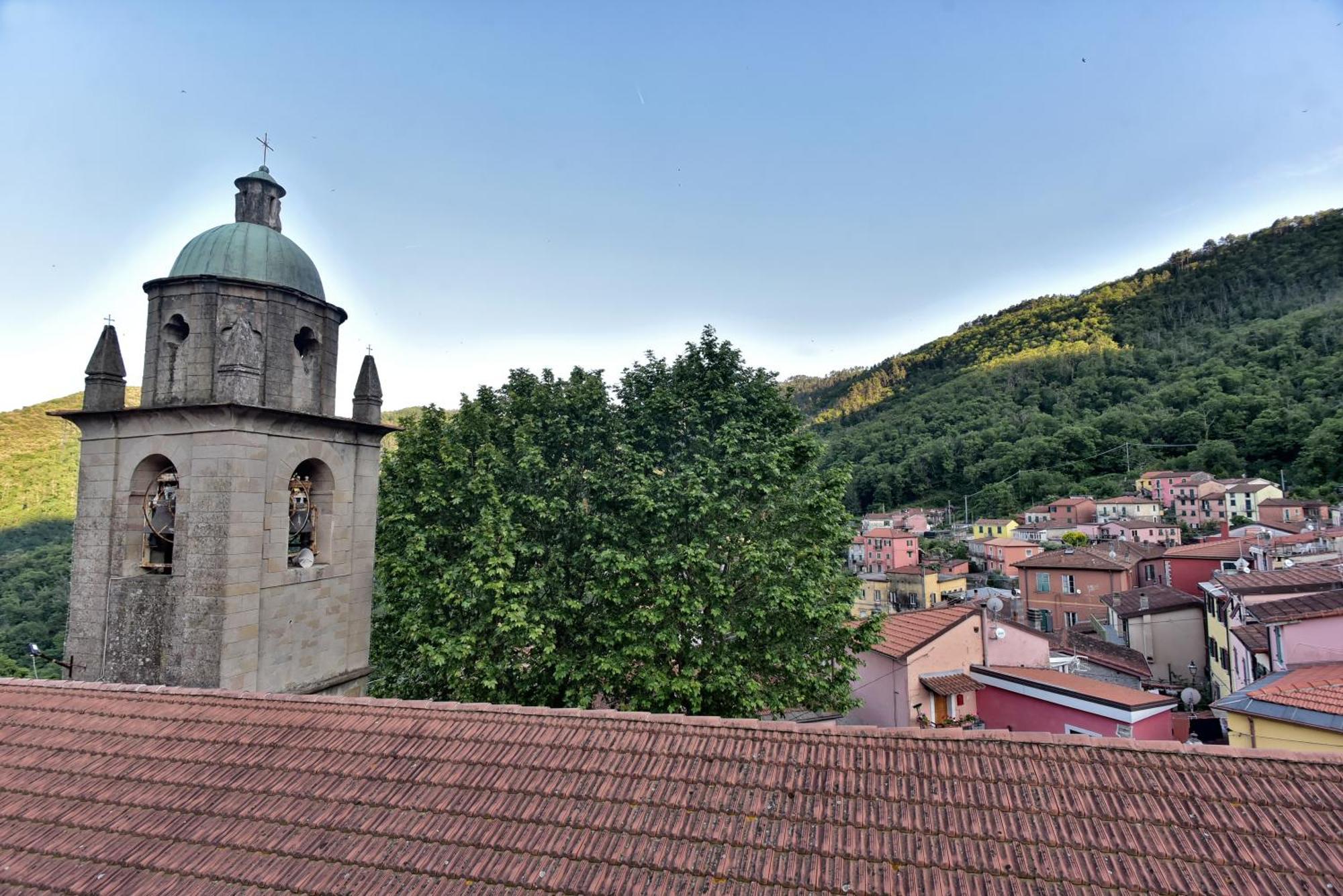 Casa Vacanze Tra I Monti E San Martino Biassa Exterior foto